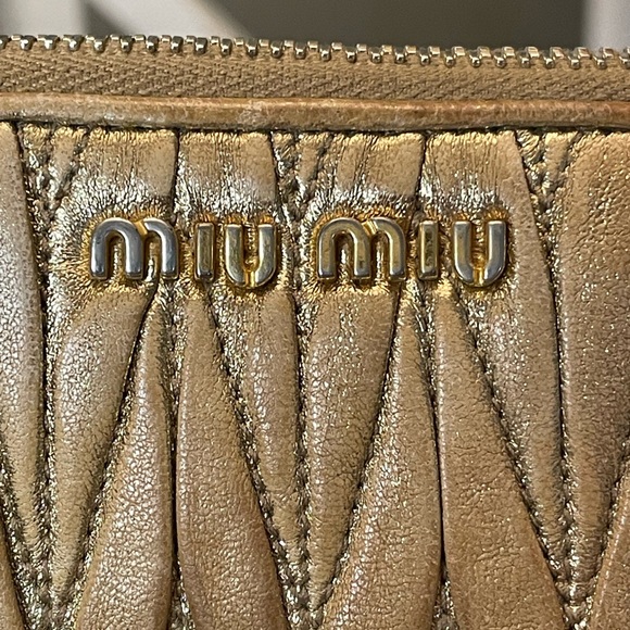 Miu Miu Matelassé gold long zipper wallet - Picture 11 of 13